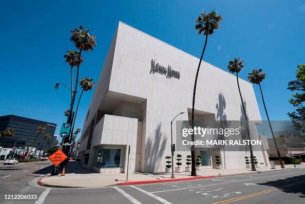 4,564 Neiman Marcus Beverly Hills Stock Photos, High-Res Pictures, and  Images - Getty Images