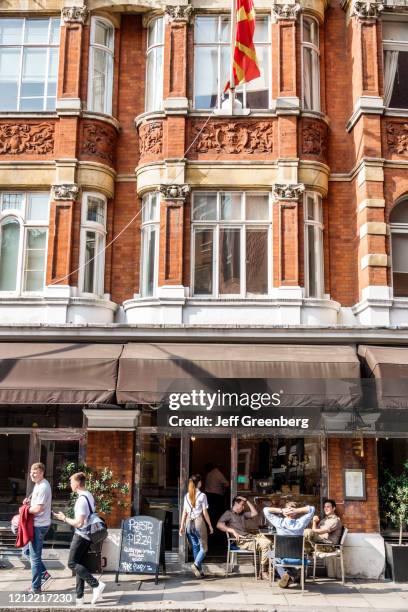 London, Bon Gusto, Italian restaurant alfresco dining.
