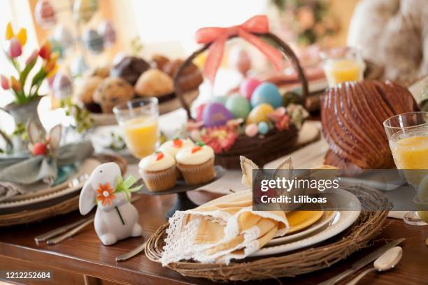 easter dining - happy easter stock pictures, royalty-free photos & images