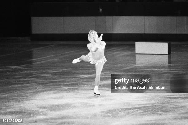 Janet Lynn of the United States performs during the International Profesttional Fisure Skating Tokyo at the National Yoyogi Olympic Pool on December...