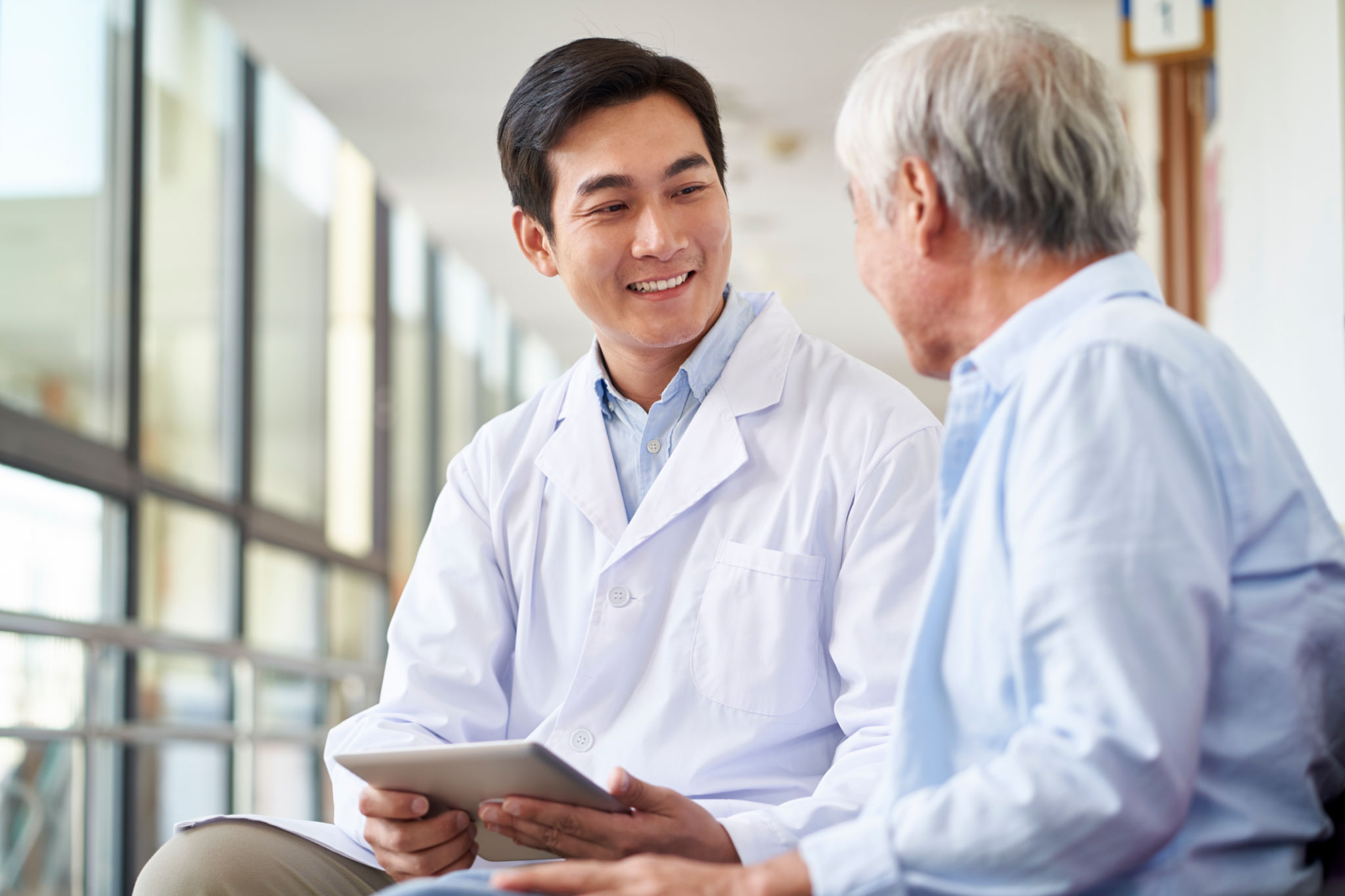 patient doctor discussion