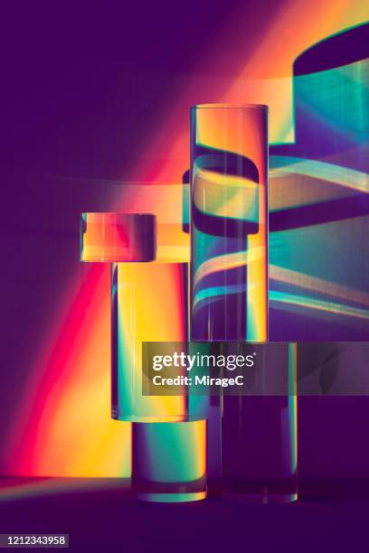 cylinder prism refracting spectrum - colour saturation imagens e fotografias de stock