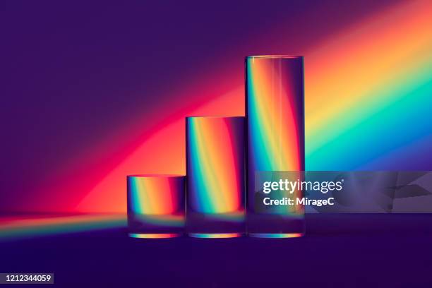 cylinder prism refracting rainbow spectrum - colour saturation foto e immagini stock