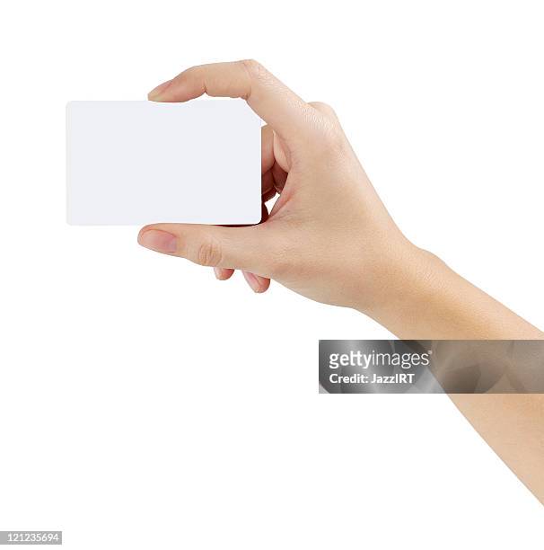 feminino mão segurando o cartão de crédito - mão humana - fotografias e filmes do acervo