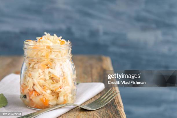 homemade russian sauerkraut - choucroute stock-fotos und bilder