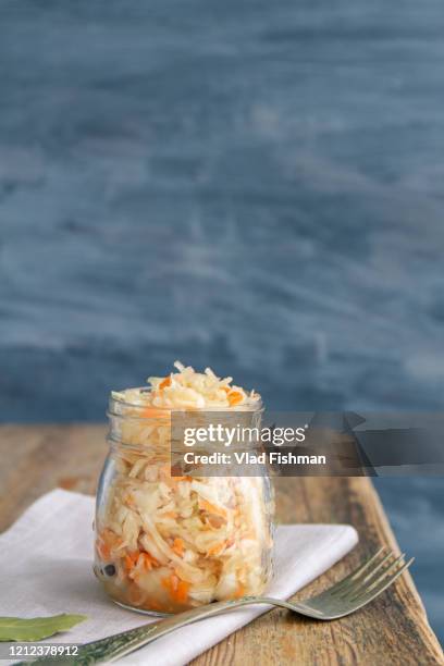 homemade russian sauerkraut - choucroute stock-fotos und bilder