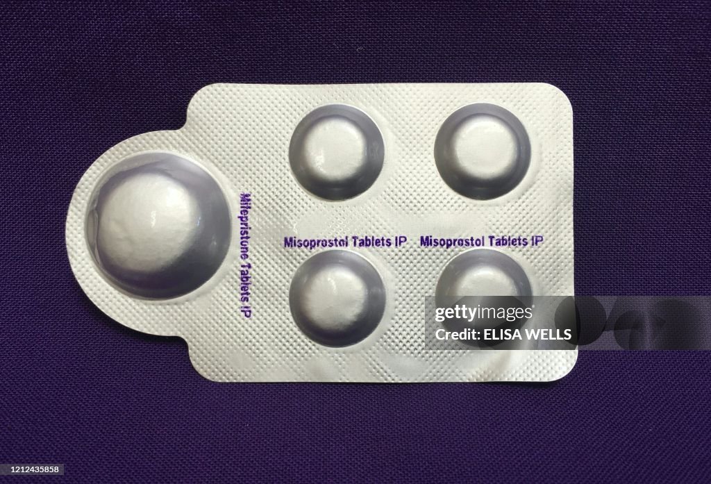 US-HEALTH-VIRUS-ABORTION-WOMEN-INTERNET