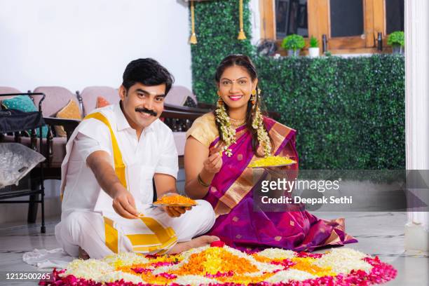 mature south indian couple - stock images - south india stock pictures, royalty-free photos & images