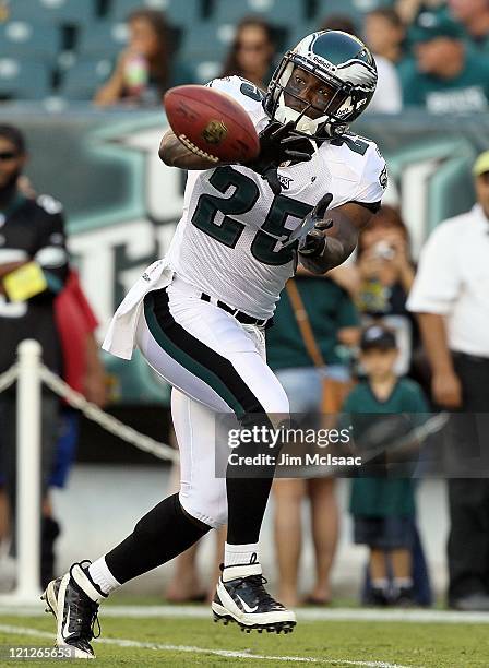 Jarrad Page of the Philadelphia Eagles warms up before playing against the Baltimore Ravens during their pre season game on August 11, 2011 at...