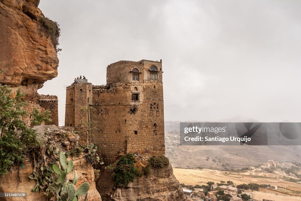 Fortified house in town of Al Tawilah
