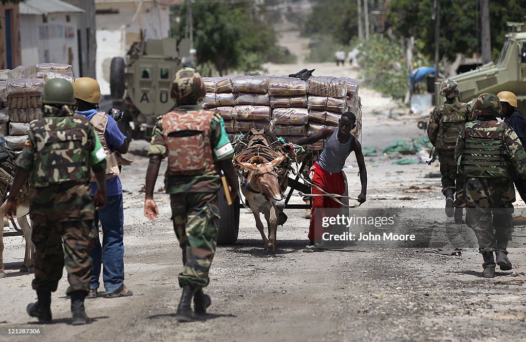 African Union Peacekeepers Patrol Mogadishu After Al-Shabab Militants Withdraw