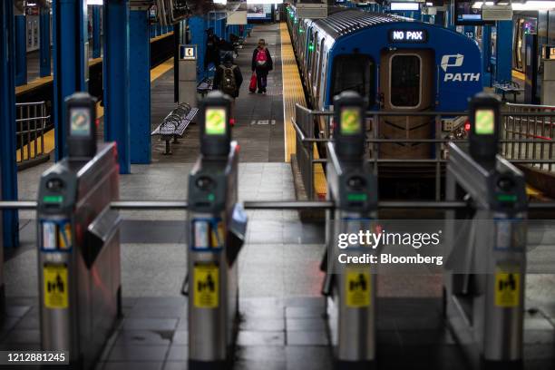 Path Train New York Photos and Premium High Res Pictures - Getty Images