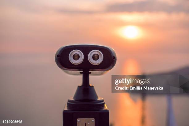 coin operated binoculars - coin operated binocular nobody stock pictures, royalty-free photos & images