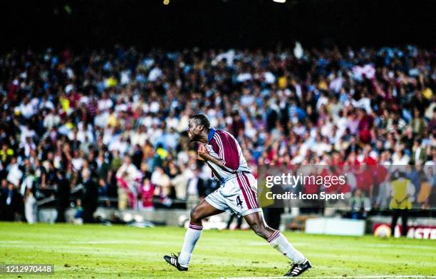 Kuffour Samuel Kuffour May 1999 Photos and Premium High Res Pictures - Getty Images