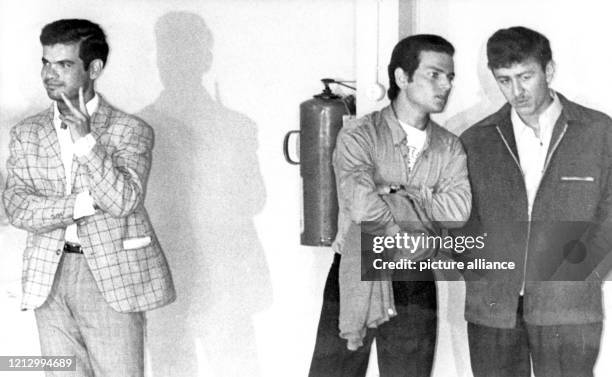 El Hanafi 17 Bus Schweiz Stock Photos, High-Res Pictures, and Images - Getty Images