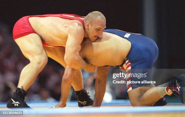 Der Russe Alexander Karelin kämpft am im Ringer-Finale der Superschwergewichts-Klasse im griechisch-römischen Stil bei den Olympischen Sommerspielen...