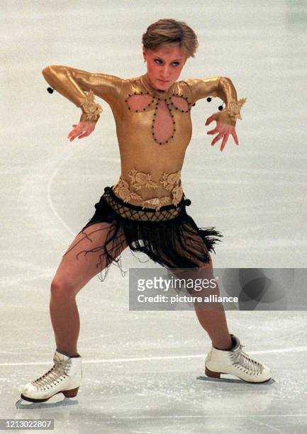 Die Russin Olga Markowa in Aktion am 24.01.97 im Kurzprogramm der Damen bei den Eiskunstlauf-Europameisterschaften im Palais Omnisport in Paris. Am...