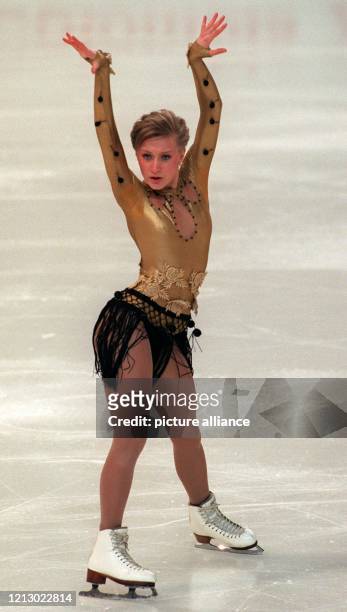 Die Russin Olga Markowa in Aktion am 24.01.97 im Kurzprogramm der Damen bei den Eiskunstlauf-Europameisterschaften im Palais Omnisport in Paris. Am...