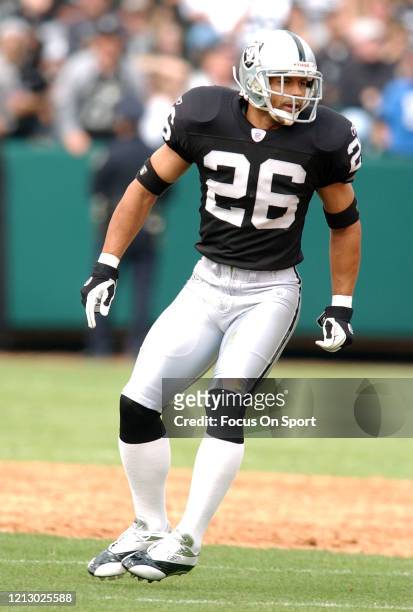 Rod Woodson of the Oakland Raiders in action against the Tennessee Titans during an NFL football game September 29, 2002 at the Oakland-Alameda...