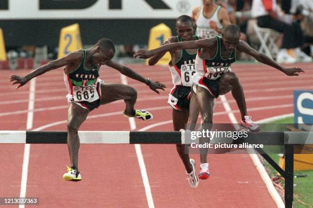 29 Moses Kiptanui Photos Stock Photos, HighRes Pictures, and Images