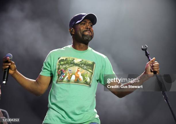 Darius Rucker O2 95 Brad Paisley And Darius Rucker Perform At The O2 Arena In London ...
