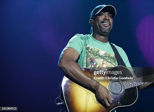 Darius Rucker O2 95 Brad Paisley And Darius Rucker Perform At The O2 Arena In London ...