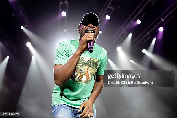 Darius Rucker O2 95 Brad Paisley And Darius Rucker Perform At The O2 Arena In London ...