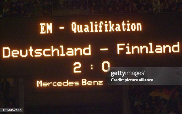 Deutschland 0 - so weist es am 31.3.1999 die Leuchtschrift auf der Anzeigetafel im Nürnberger Frankenstadion aus. Die deutsche...