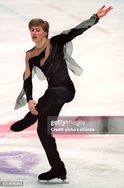 Ilja Kulik zeigt sein Kurzprogramm in der olympischen Eiskunstlauf-Konkurrenz am 12.2.1998 in der White Ring-Arena von Nagano. Der Ex-Europameister...