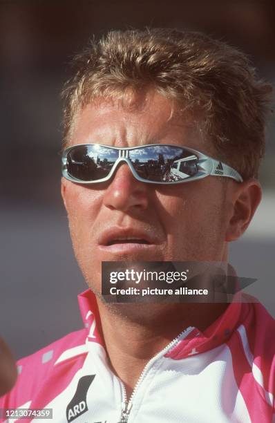 Der deutsche Radprofi vom Team Telekom, aufgenommen am nahe Kapstadt. Jens Heppner, im zehnten Jahr Radprofi, stand vor zwölf Jahren als DDR-Amateur...
