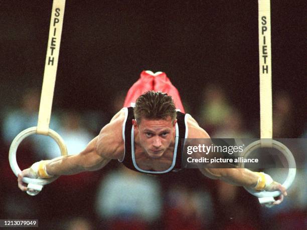 Der ehemalige Olympiasieger Andreas Wecker meldet sich beim DTB-Pokal der Turner am in der Stuttgarter Schleyer-Halle mit einer bemerkenswerten...