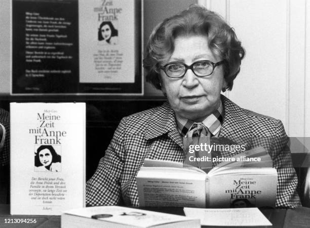 Die Niederländerin Miep Gies, die unter ständiger Lebensgefahr im Zweiten Weltkrieg von 1942 bis 1944 die Familie von Anne Frank auf einem...