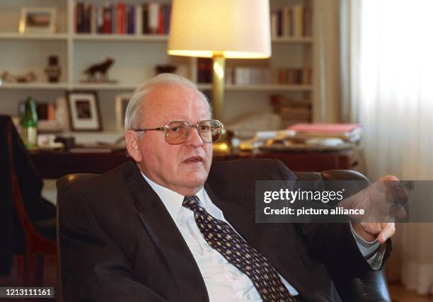 Der ehemalige Bundespräsident und jetzige Fernseh-Talkmaster Roman Herzog soll vom Deutschen Altphilologenverband am 1. Mai 2000 in Marburg den...