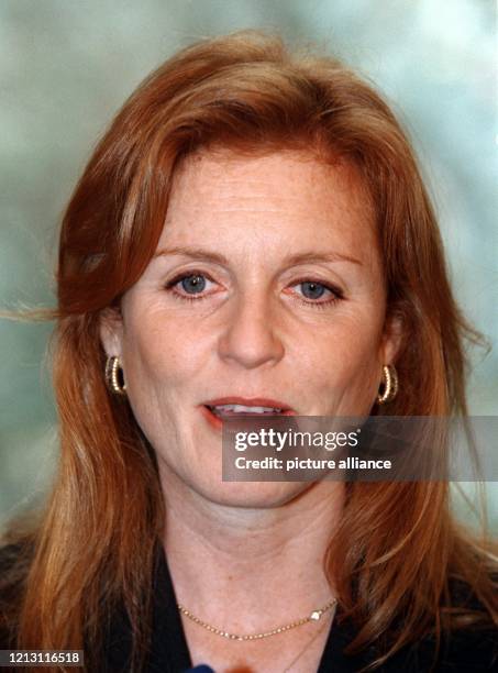 Sarah Ferguson, Herzogin von York, aufgenommen am 18.2.2000 in Frankfurt. Hier eröffnete die Ex-Frau von Prinz Andrew die Konsumgütermesse Ambiente.