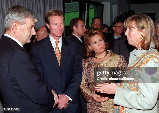 Bundesaußenminister Joschka Fischer, Großherzog Henri von Luxemburg, seine Gemahlin Maria Teresa und Luxemburgs Außenministerin Lydie Polfer...