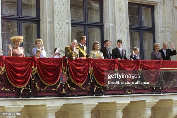 Der neue Großherzog Henri von Luxemburg und seine Frau Maria Teresa , der bisherige Großherzog Jean und seine Frau Josephine-Charlotte nehmen am...