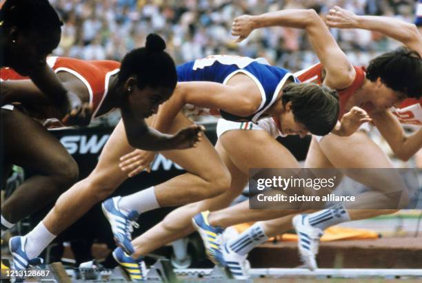 Der 100m-Vorlauf der Frauen mit der Favoritin Marlies Göhr . Links Ali , rechts Chichkowa. Die Olympischen Sommerspiele fanden vom 19.07. Bis in...