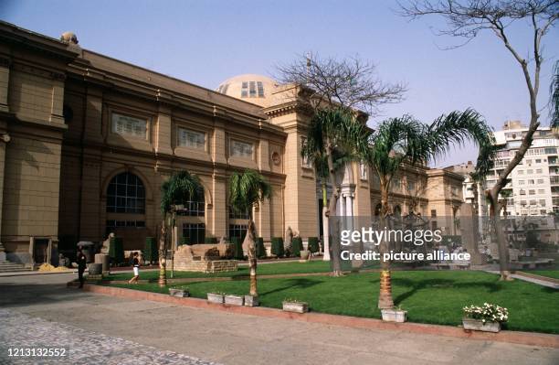 Blick auf das Ägyptische Museum in Kairo. Aufnahme vom April 1988. Das Ägyptische Museum birgt Kostbarkeiten aus mehr als 4500 Jahren, und es ist...