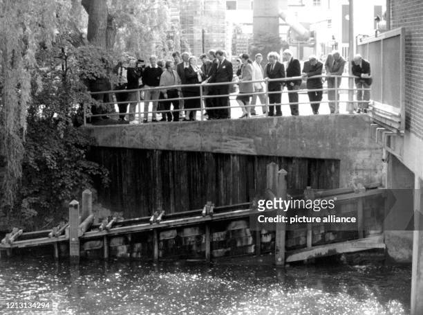 Mit der Einweihung einer Fischtreppe aus Holz an einem Stauwehr in der Este bei Buxtehude wurde am 6.6.1991 einer der ersten Nebenflüsse der Elbe von...
