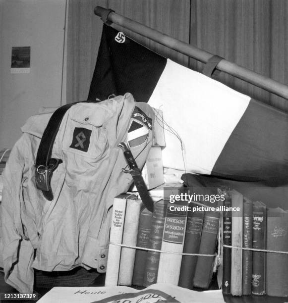 Hakenkreuz Fahne Fotografías e imágenes de stock Getty Images