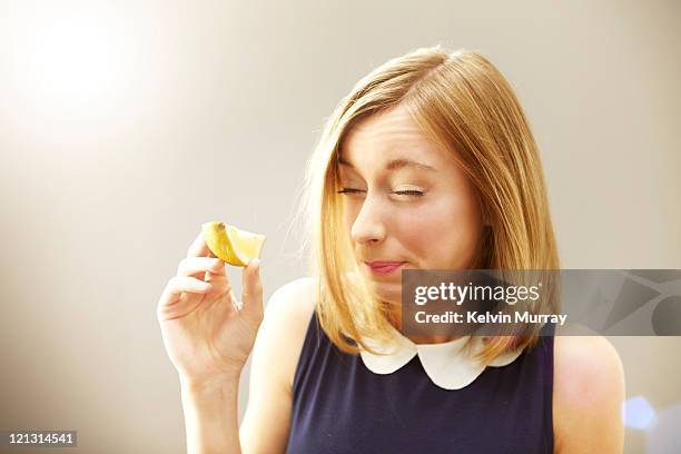 pleasure / pain - grimassen stockfoto's en -beelden