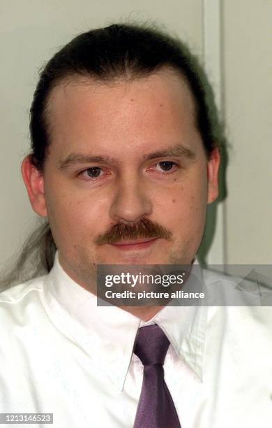 Der mutmaßliche Doppelmörder Dieter Vogt sitzt am 16.9.1999 auf der Anklagebank des Landgerichts in Koblenz. Ihm wird vorgeworfen, im November 1998...