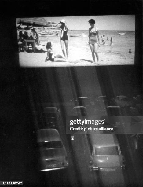 Die erste Filmvorführung im ersten Autokino Deutschlands und nach Rom dem zweiten Europas am 31. März 1960. Es liegt in Gravenbruch bei Frankfurt am...