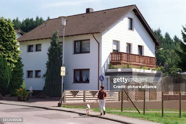 In diesem Haus in der 9000-Einwohner-Gemeinde Hellenthal in der Nordeifel, aufgenommen am 2.9.1999, lebte das zehnjährige Mädchen Gabi mit seiner...