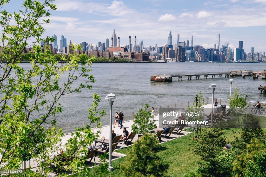 City Parks As Temperatures Expected To Reach 80 Degrees