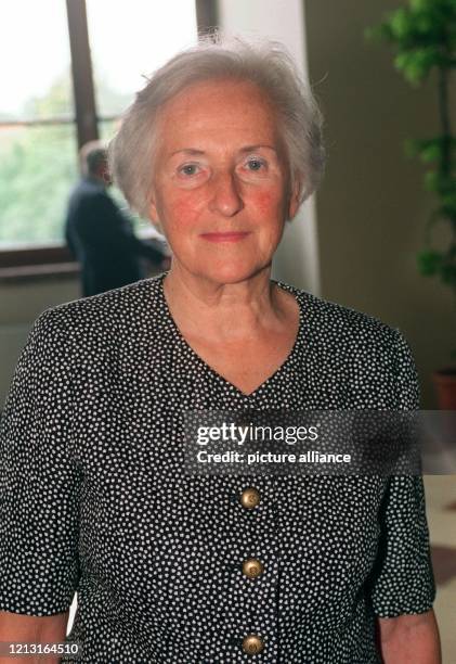 Die Großaktionärin der Bayerischen Motoren Werke , Johanna Quandt, aufgenommen am 6.7.1999 in München.