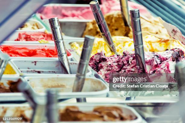 italian ice cream for sale in sardinia, italy - glace au chocolat photos et images de collection