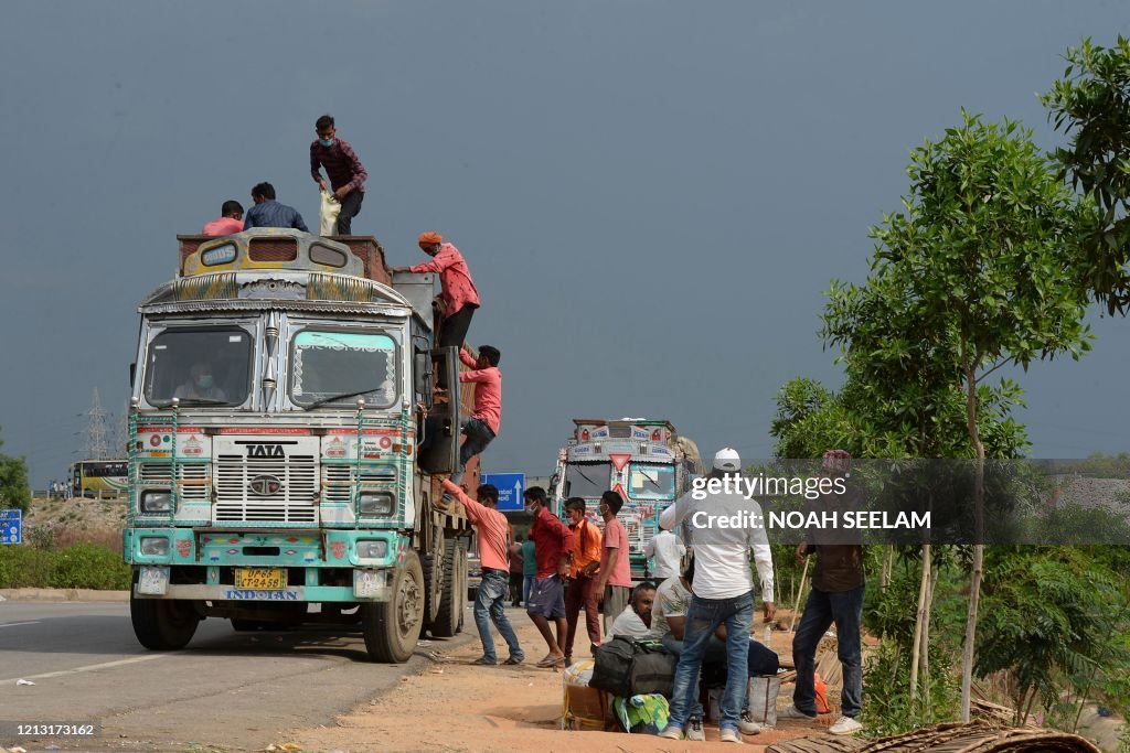 TOPSHOT-INDIA-HEALTH-VIRUS