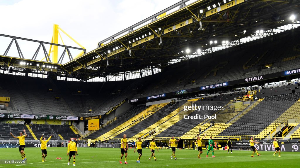 Borussia Dortmund v FC Schalke 04 - Bundesliga