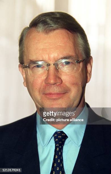 Der Vorstandsvorsitzende des Versicherungsunternehmens Allianz AG, Henning Schulte-Noelle, aufgenommen am 17.3.1999 in München.